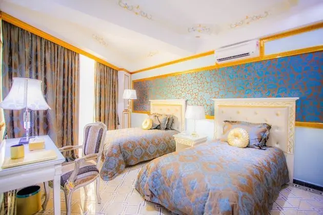 LACE BOUTIQUE HOTEL