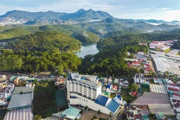 LADALAT HOTEL