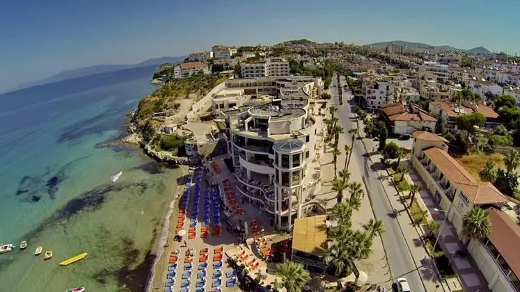 Ladies Beach Suite Hotel