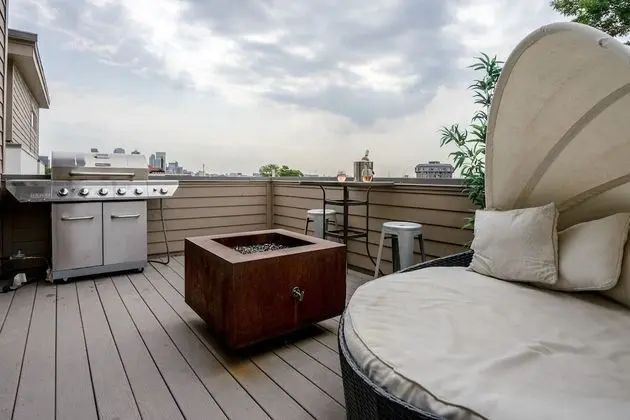 The Ladley Luxury Lifestyle Walk to Mile High - Oda