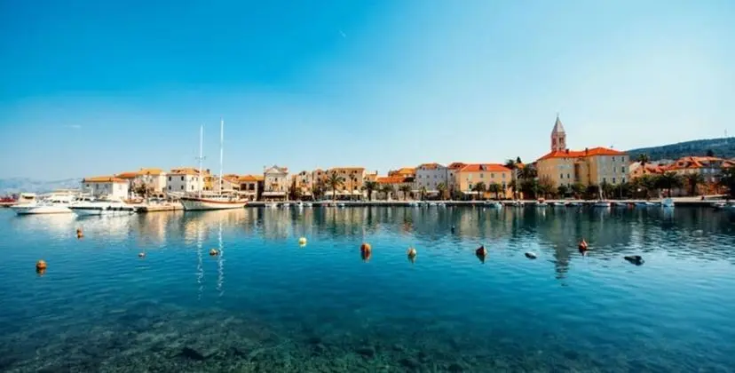 Lado - Free Parking - A1