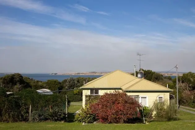 Lady Barron Holiday Home - 1