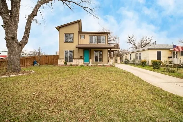 Lady Bird by Avantstay Great Location in Austin w/ Large Yard & Fire Pit!