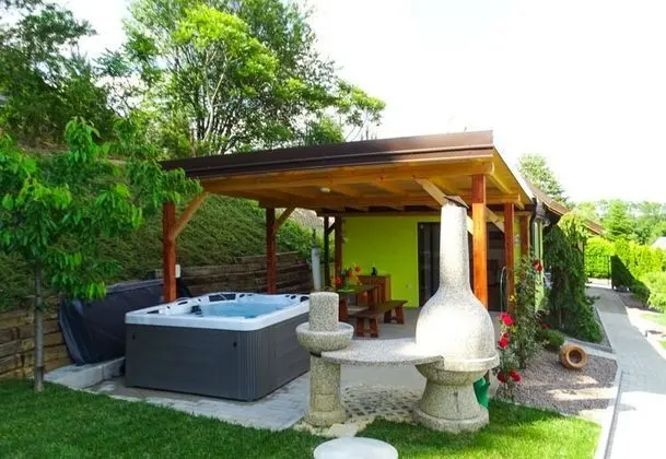 Ladybug House With Whirlpool