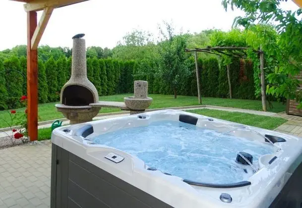 Ladybug House With Whirlpool - Havuz