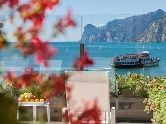 Hotel Lago Di Garda