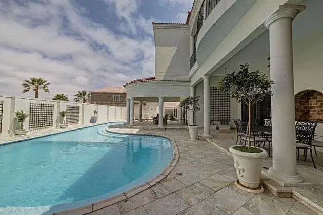 Lagoon Suites Boutique Hotel - Havuz