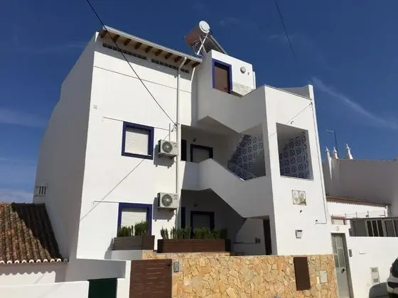 Lagos Uptown Bed & Breakfast - Dış Mekan