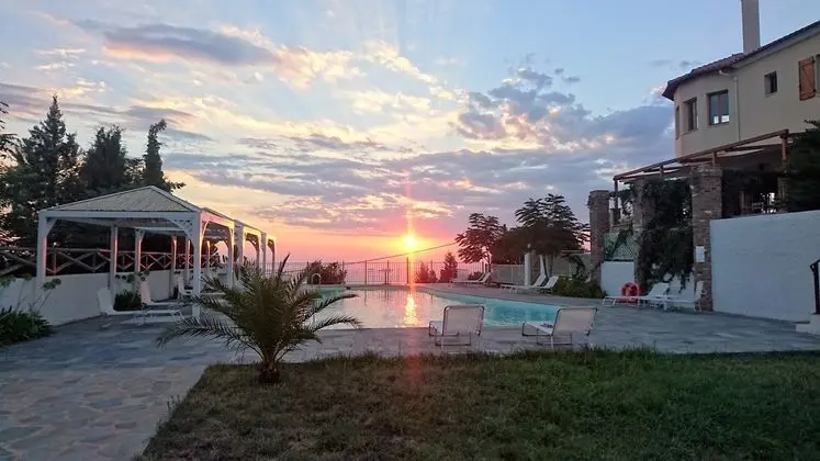 Lagou Raxi Country Hotel - Havuz