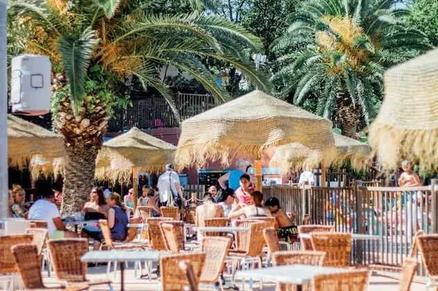 Lagrange Vacances Camping Le Bois Fleuri - Yerinde Yemek
