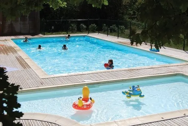Lagrange Vacances Les Ségalières - Havuz