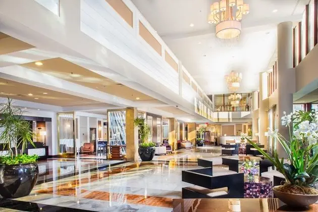 LaGuardia Plaza Hotel - Lobi
