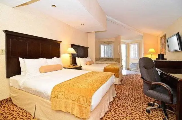 Laguna Brisas Hotel