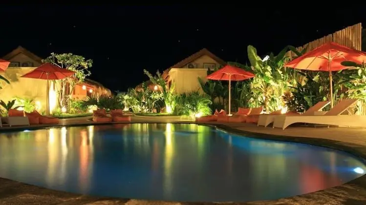 Laguna Gili Beach Resort - Havuz