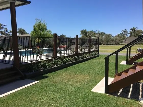 Laguna Lodge Holiday Units - Havuz