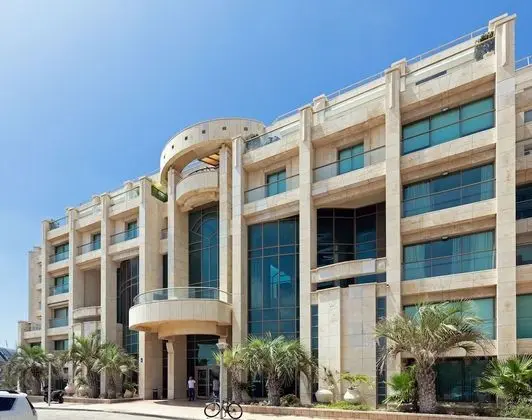 Laguna Water Front 1