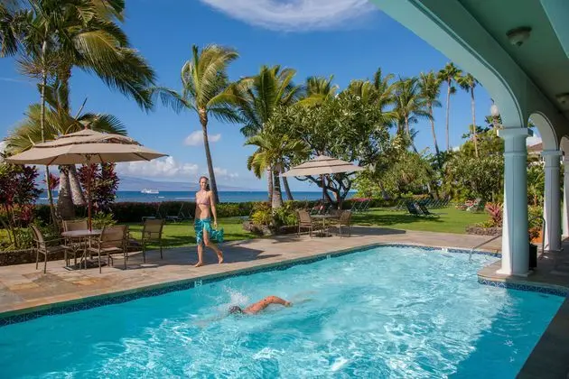 Lahaina Shores Beach Resort