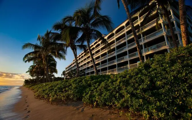 Lahaina Shores Beach Resort