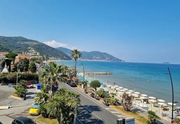 Laigueglia Beach - Dış Mekan