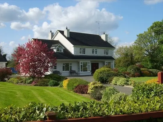 Lake Avenue House - 1