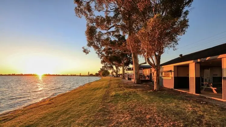 Lake Boga Caravan Park - 1