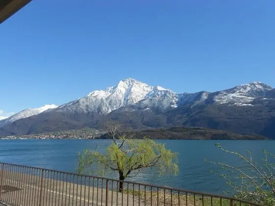 Lake Como Beach Hostel - Dış Mekan