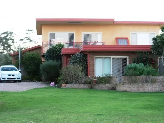 Lake Edge Holiday Units - Lobi