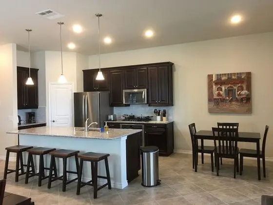 Lake Front House 4BR2B In West Houston - Lobi