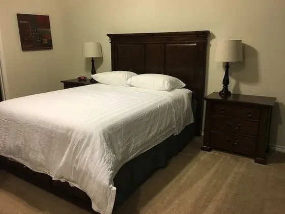 Lake Front House 4BR2B In West Houston - Oda