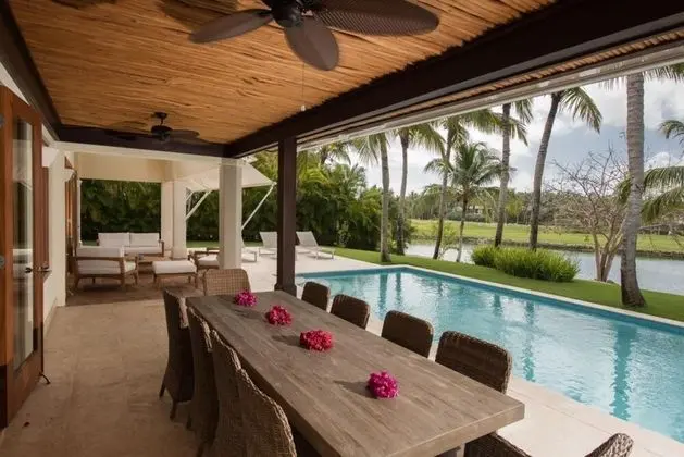 Lake Front Villa With Open Design in Luxury Resort - Oda