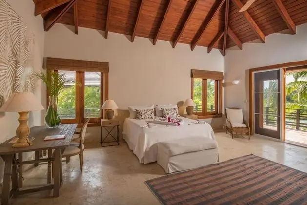 Lake Front Villa With Open Design in Luxury Resort - Oda