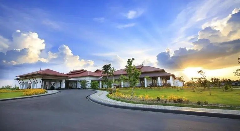 The Lake Garden Nay Pyi Taw Mgallery