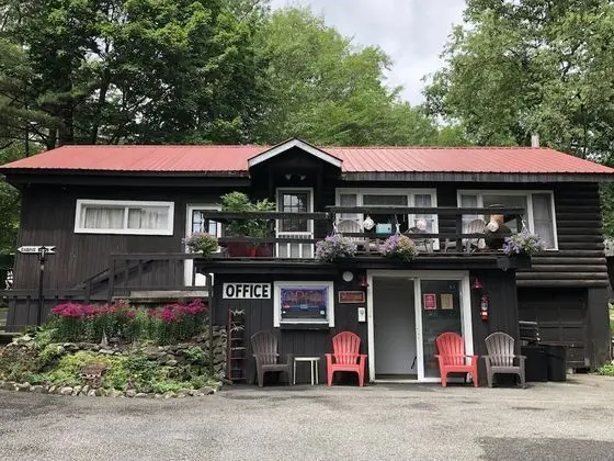Lake George Bear's Den - Dış Mekan