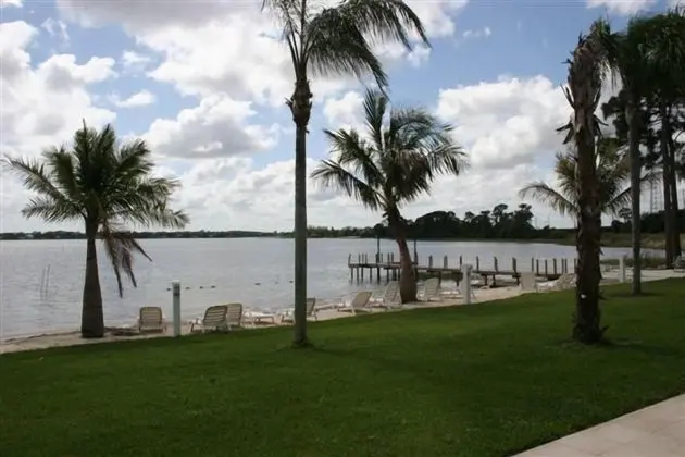 Lake Grassy Inn & Suites - Plaj