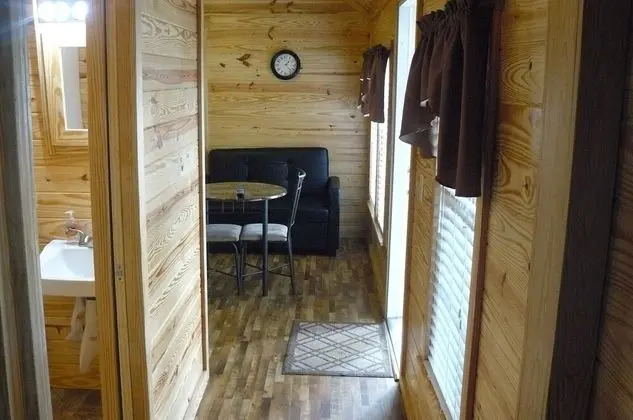 Lake Guntersville State Park RRM Cabins - Lobi