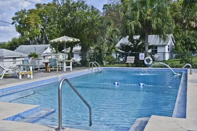 Lake Ida Beach Resort - Havuz