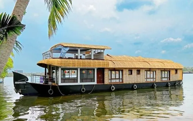 Lake India House Boats
