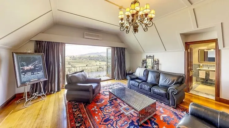 LAKE KARAPIRO LODGE