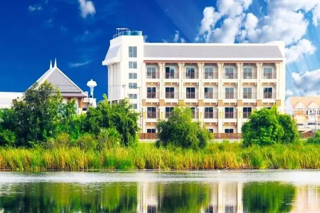 The Lake Hotel