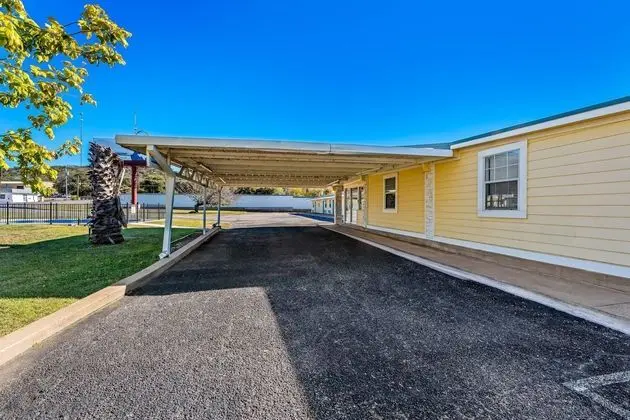 Lake LBJ Inn - Öne Çıkan Resim
