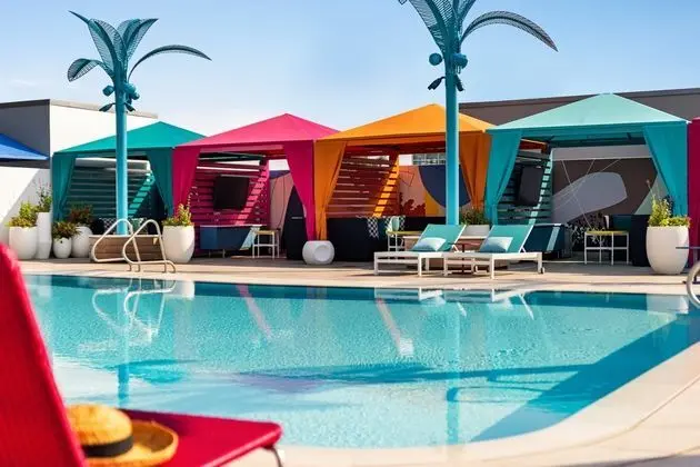 Lake Nona Wave Hotel - Havuz