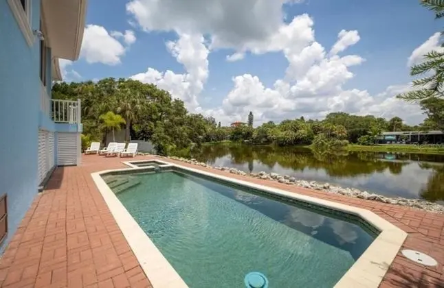 Lake Norma Luxury Living - Coronas Azul - Havuz