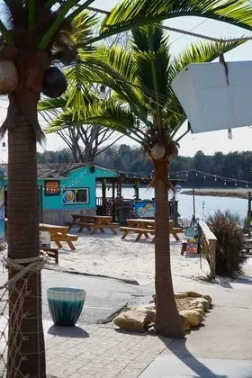 Lake Norman Hotel - Dış Mekan