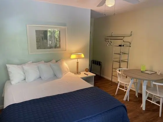 Lake Norman Hotel - Oda