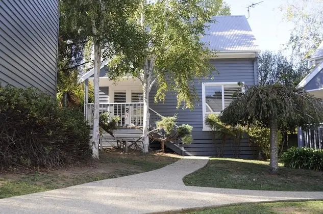 Lake Orchard Villas