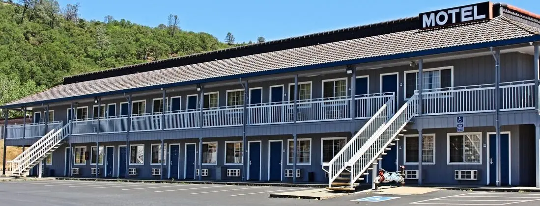 Lake Point Lodge