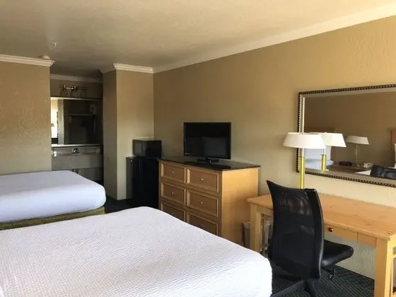 Lake Point Lodge