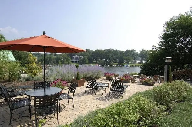 Lake Pointe Inn - Dış Mekan