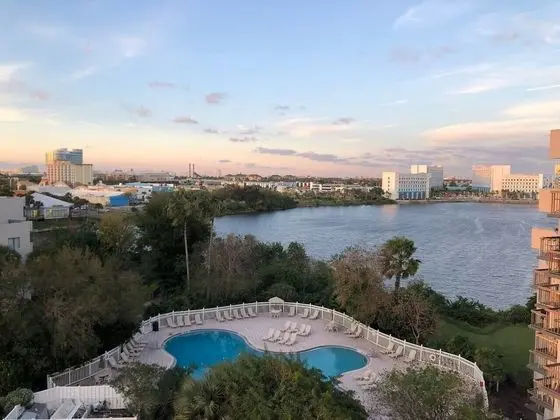 Lake & Pool View 1 Mile From Universal - Havuz