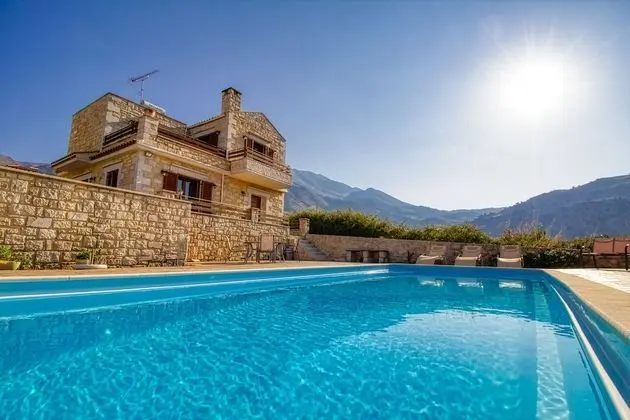 Lake Villas